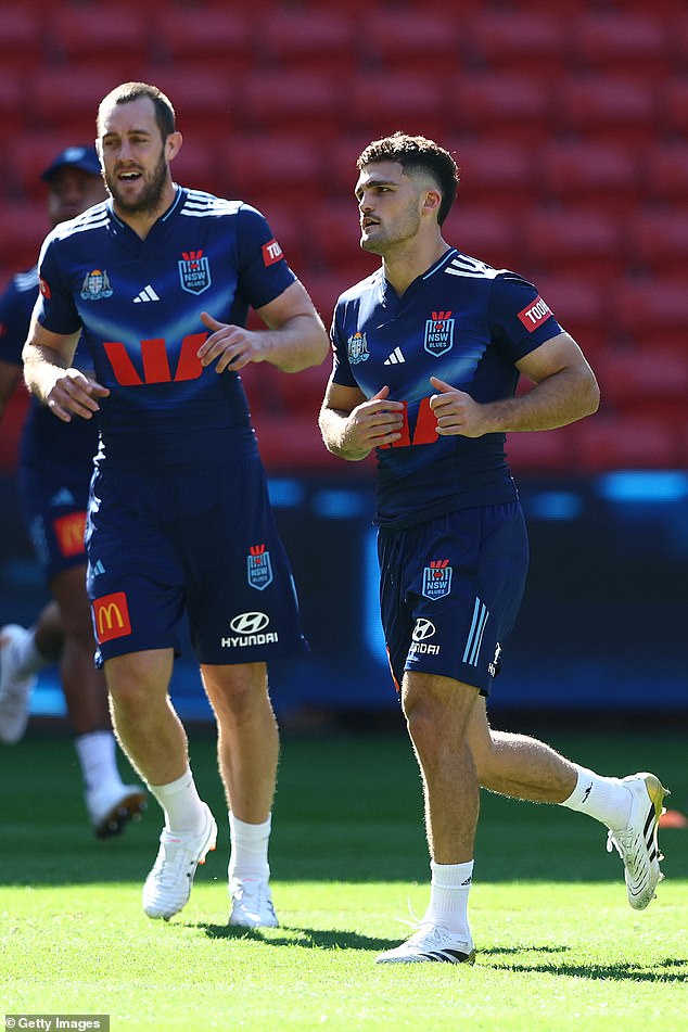 Skiper NSW i zvijezda Panthersa Isaah Yeo (na slici lijevo s Cleary) markirali su Halfback 