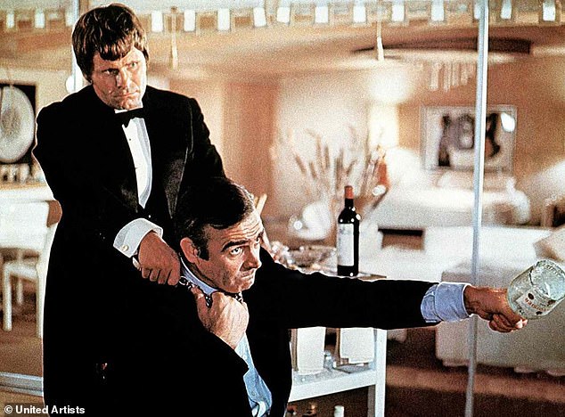 Bruce je bio najpoznatiji po igranju negativca Bonda, gospodine Wins u filmu Guy Hamilton iz 1971. Spy Flick Diamonds su zauvijek (na slici), kao i Duffy u Romanu Polanskom iz 1974. godine.