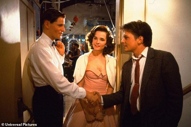 To je Crispin Glover! Uloga probijanja zvijezde 6FT1 bila je kao nespretni otac Michaela J. Foxa u zaslonu George McFly u kinematografskom klasiku Roberta Zemeckisa iz 1985. godine natrag u budućnost