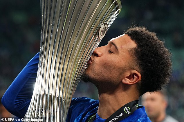 Chelsea bi Man Unitedu morao platiti paket kompenzacije od 5 milijuna funti ako ode ove sezone