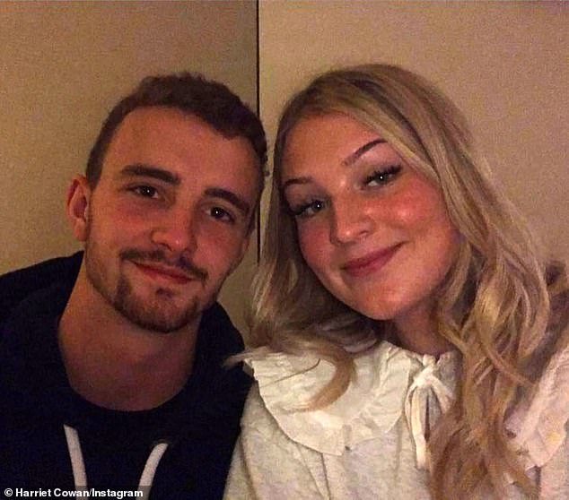 Harriet, 24 i James Booth, izlazili su već neko vrijeme, navodi se o paraciji Clarksonove farme Elina Clifford