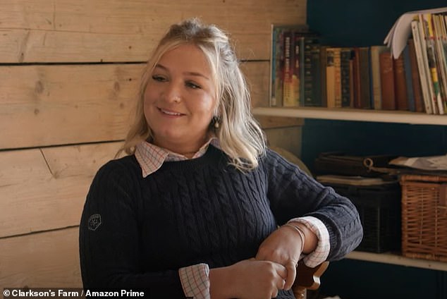 Harriet, koja je glumila u uvodnim epizodama Clarksonove farme, zakoračila je za menadžera farme Kaleba Coopera, 26, dala je sljedbenicima na društvenim mrežama uvid u svoju vezu s Jamesom