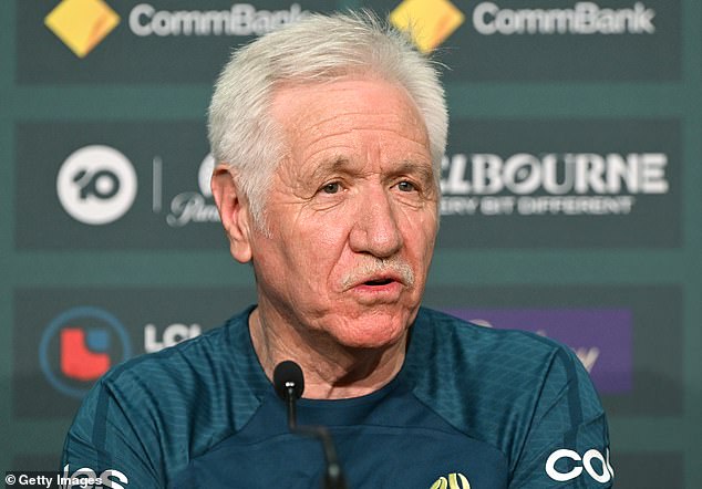 Privremeni Matildasov trener Tom Sermanni iznio je groznu kritiku profesionalizma natjecanja u A-ligi-i kaže da je australski nogomet ostaje 