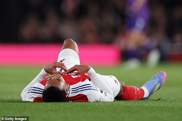 Brazilski središnji leđa Gabriel je propustio 17 mečeva Arsenala zbog problema s koljenima i koljena