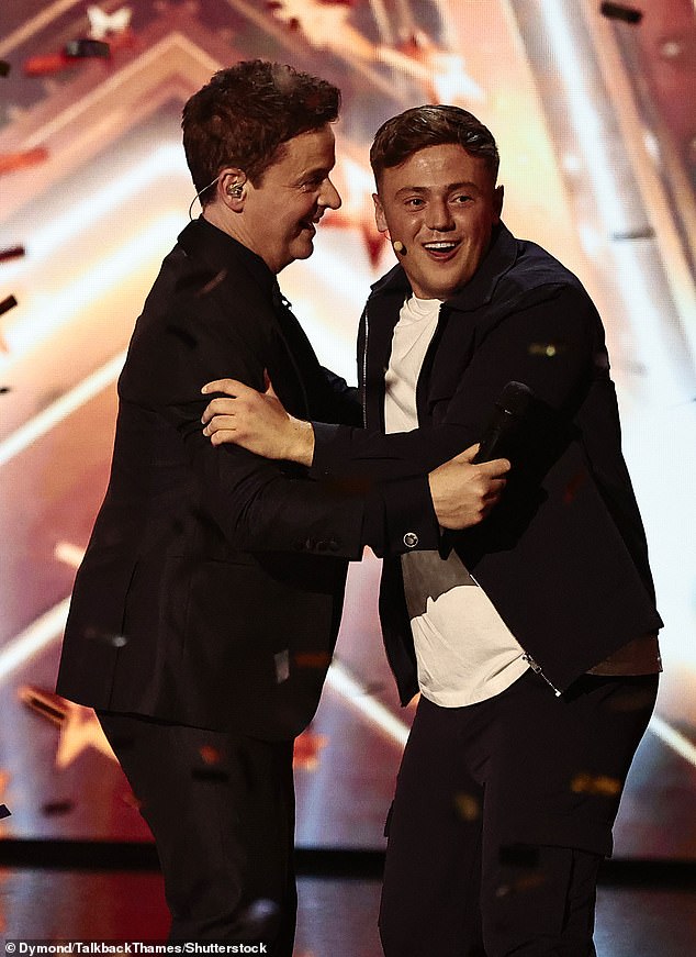 Harry je skočio gore -dolje i vrisnuo nakon što je domaćin Ant McPartlin, a Declan Donnelly nazvao njegovo ime