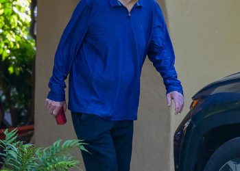 Akcijski film i sitcom 80 -ih neprepoznatljivi su na vrlo rijetkom viđenju u LA -u … Možete li pogoditi koga?