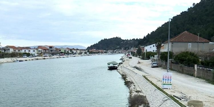 Alkoholizirani vozač koji je izazvao fatalnu prometnu nesreću u Opuzenu predan pritvorskom nadzorniku