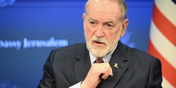 Amb. Huckabee Slams Francuski plan za palestinsku državu, naglašava veze američke Izraelske veze