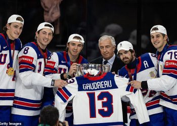 Američka hokejaška momčad poštuje pokojne Johnnyja Gaudreaua s emocionalnom počašću nakon osvajanja IIHF Svjetskog prvenstva