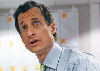 Anthony Weiner govori o skandalu s seksom, kaže: “Žene su lude za mnom”