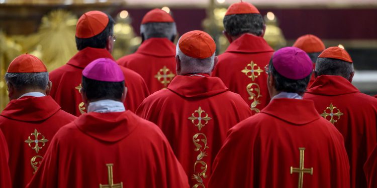 Anti-popi, 1.000 dana i izazov osobnoj higijeni: čudne činjenice o konklavi