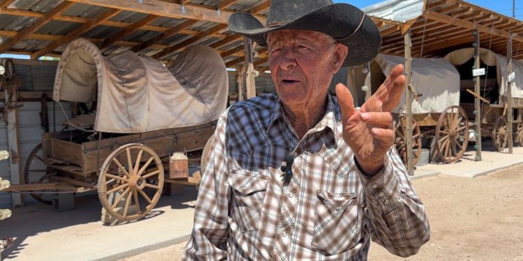 Arizona Communities Bank na Trumpovu gurnu za ugljen kako bi se osiguralo da ih ne zaboravi