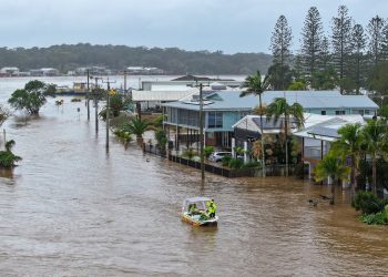 Australijske poplave: Pet ubijenih nakon bujne kiše i bljeskova poplave pogađaju seoske gradove
