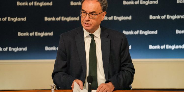 Banka Engleske smanjila kamatnu stopu za 0,25 postotnih bodova na 4,25 posto