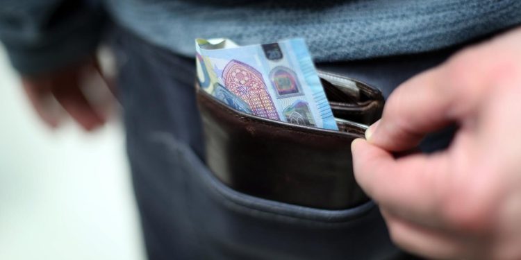 Banka upozorila građane: Kod sebe trebate imati gotovine za tri dana