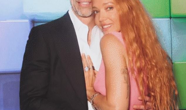 Bivša supruga Davida Schwimmera Zoe Buckman pronalazi ljubav ponovo osam godina nakon njihovog razdvajanja dok je otkrila romantiku s bivšim plamenom Sofije Vergara