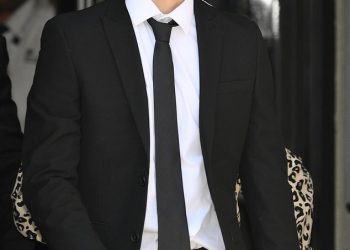 Bivši 3,4 milijuna funti godišnjeg muškarca United Brandon Williams predao je 14-mjesečnu suspendovanu zatvorsku kaznu zbog opasne vožnje nakon pada od 99mph