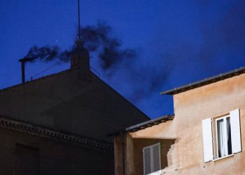 CONCLAVE 2025 LIVE: Kardinali su postavili više razgovora nakon što crni dim signali nije papa izabran prvog dana