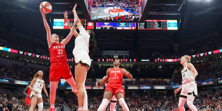 Caitlin Clark kaže da je grubo prekršaj na Angel Reeseu nije bio “zlonamjerni” jer obojica dobivaju tehničke prekršaje