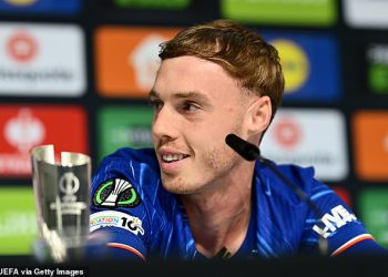 Cole Palmer ostavlja obožavatelje u šavovima s urnebesno tupim intervjuom nakon junaka u finalu konferencijske lige – ali postoji jedno pitanje koje Chelsea Star odbija odgovoriti