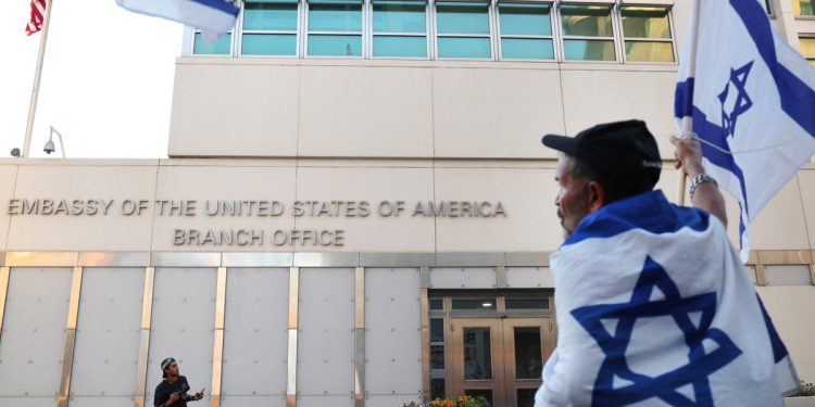 Čovjek u Koloradu nacrtao je da bombardira američku ambasadu u Izraelu i ostavio notu rekavši “smrt Americi”, kažu tužitelji