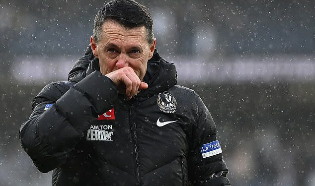 Craig McRae se raspada u razgovoru nakon meča dok je AFL ljuljao šok smrt Adama Selwooda