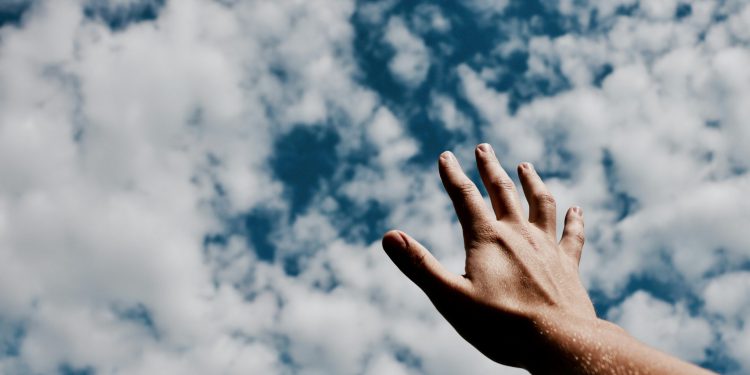 Čudo poslušnosti: Tri sveca koji svjedoče čudo vjernosti unatoč nepravdi