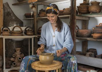 DOŽIVLJAJ POVIJESTI Radionica tradicijskog lončarstva otoka Iža