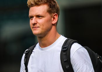 Da li se sin Michaela Schumachera vratio F1? Mick ‘održava tajne razgovore’ s timom koji će se vratiti sljedeće godine