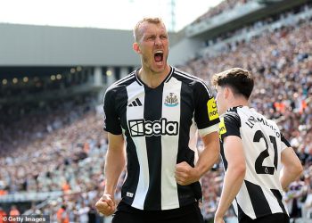 Dan Burn se slaže s novim ugovorom Newcastlea nakon njegove nevjerojatne sezone finala Carabao Cupa i uspjeha u Engleskoj