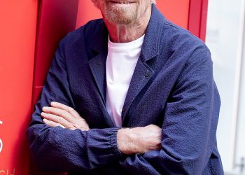 Dan s milijarderom Richardom Bransonom dok ispija Piña Colada prije podneva i zabave u privatnom plažnom klubu