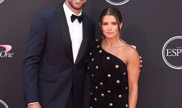 Danica Patrick tvrdi da je odnos Aarona Rodgersa bio “emocionalno zlostavljan” i “nosio me na ništa”