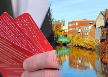 Dems u Bostonu kupuju tisuće ‘crvenih karata’ kako bi obavijestili imigrante o svojim pravima