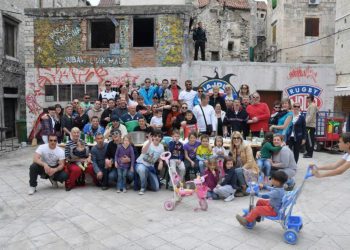 Denmonštrancjun: Danas je prosvjed u staroj gradskoj jezgri zbog opskrbnog punkta za stanare