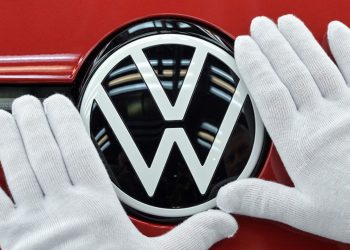Dioničari VW-a: ‘Gospodine Blume, ili Volkswagen ili Porsche’