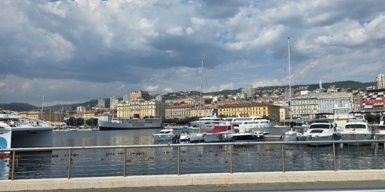 Djelomice sunčano uz moguće lokalne pljuskove i nevere