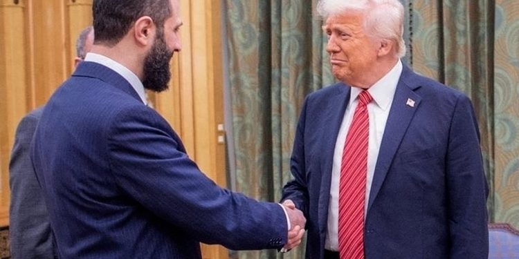 Donald Trump hvali ‘mladi, atraktivna’ bivši teroristički sirijski vođa Ahmed al-Sharaa