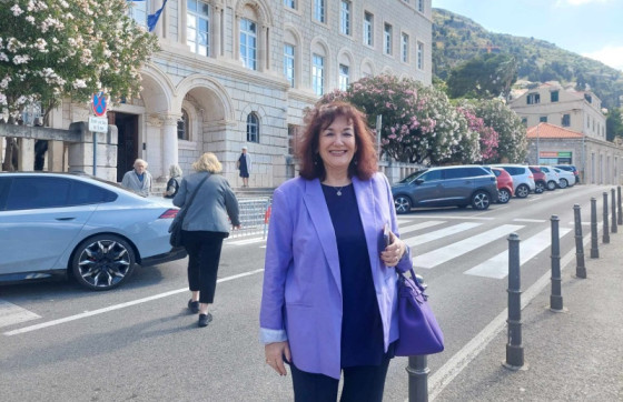 Dubravka Šuica glasovala u dubrovačkoj Gimnaziji