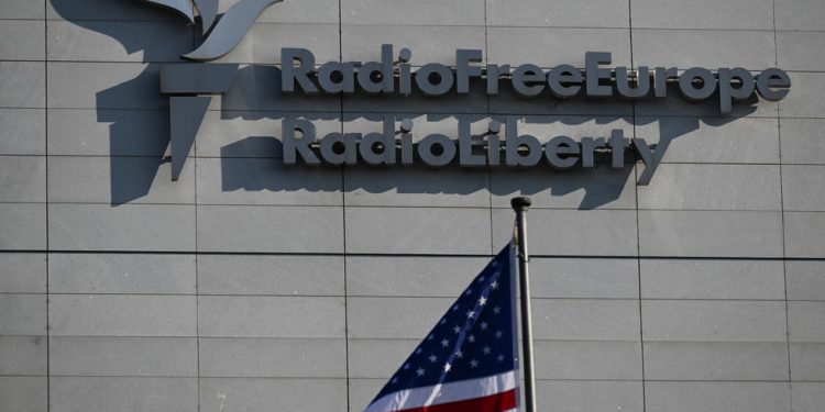 EU predaje pod vatrom američkim državnim medijima 5,5 milijuna eura – RT World News