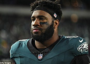 Eagles ‘pristaje trgovati pobjednikom Super Bowla Bryce Huff’ na 49ers godišnje nakon što mu je predao ugovor u iznosu od 51 milijuna dolara