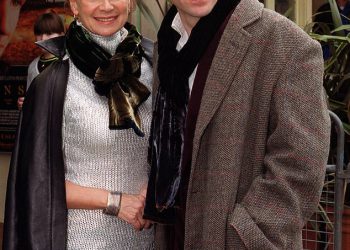 Eden Povjerljivo: Zvijezda konklave Ralph Fiennes ponovno se ujedinjuje s bivšim ljubavnikom 17 godina, tri godine – tri desetljeća nakon skandalozne afere