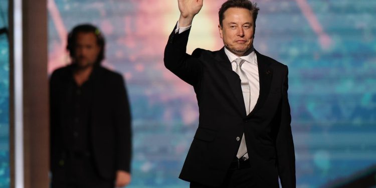 Elon Musk planira potrošiti ‘puno manje’ na politiku nakon što uđe najmanje 288 milijuna dolara u Trumpovu vožnju 2024. godine