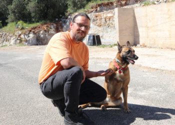 Emotivna priča o mljetskom vatrogascu i njegovoj Bachy: Zajedno su spašavali ljude nakon katastrofalnog potresa u Petrinji, razumiju se i bez riječi