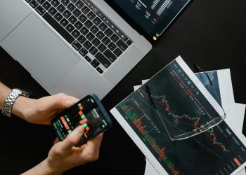 Europska tržišta rastu, Crobex stabilan pred vikend uz promet od 2,22 milijuna eura