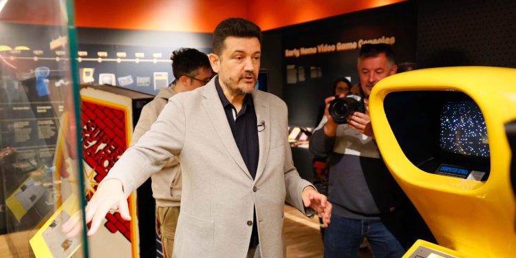 FOTO: U Zagrebu otvoren Muzej povijesti videoigara, ima najveći Pac-Man u svijetu i najmanji svjetski Tetris