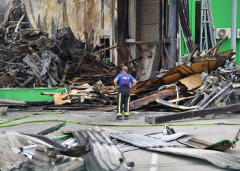 [FOTO & VIDEO] Vatrogasci su i dalje na terenu. Pogledajte što je ostalo od skladišta Pevexa