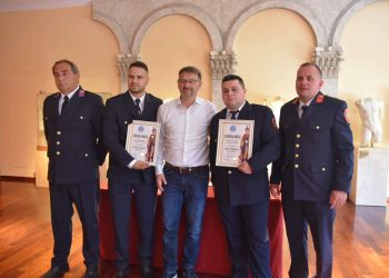 FOTOGALERIJA Ninčević uručio nagrade najboljim vatrogascima Solina