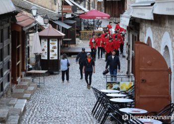 FOTO/VIDEO Hrvatska glazba Mostar tradicionalnom budnicom obilježila Međunarodni praznik rada