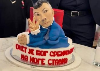 FOTO/VIDEO Svi se rugaju torti sa slavlja Nenada Nešića