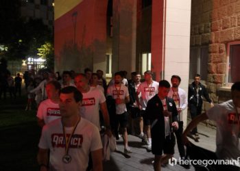 FOTO/VIDEO Zrinjski s navijačima proslavio devetu titulu prvaka BiH